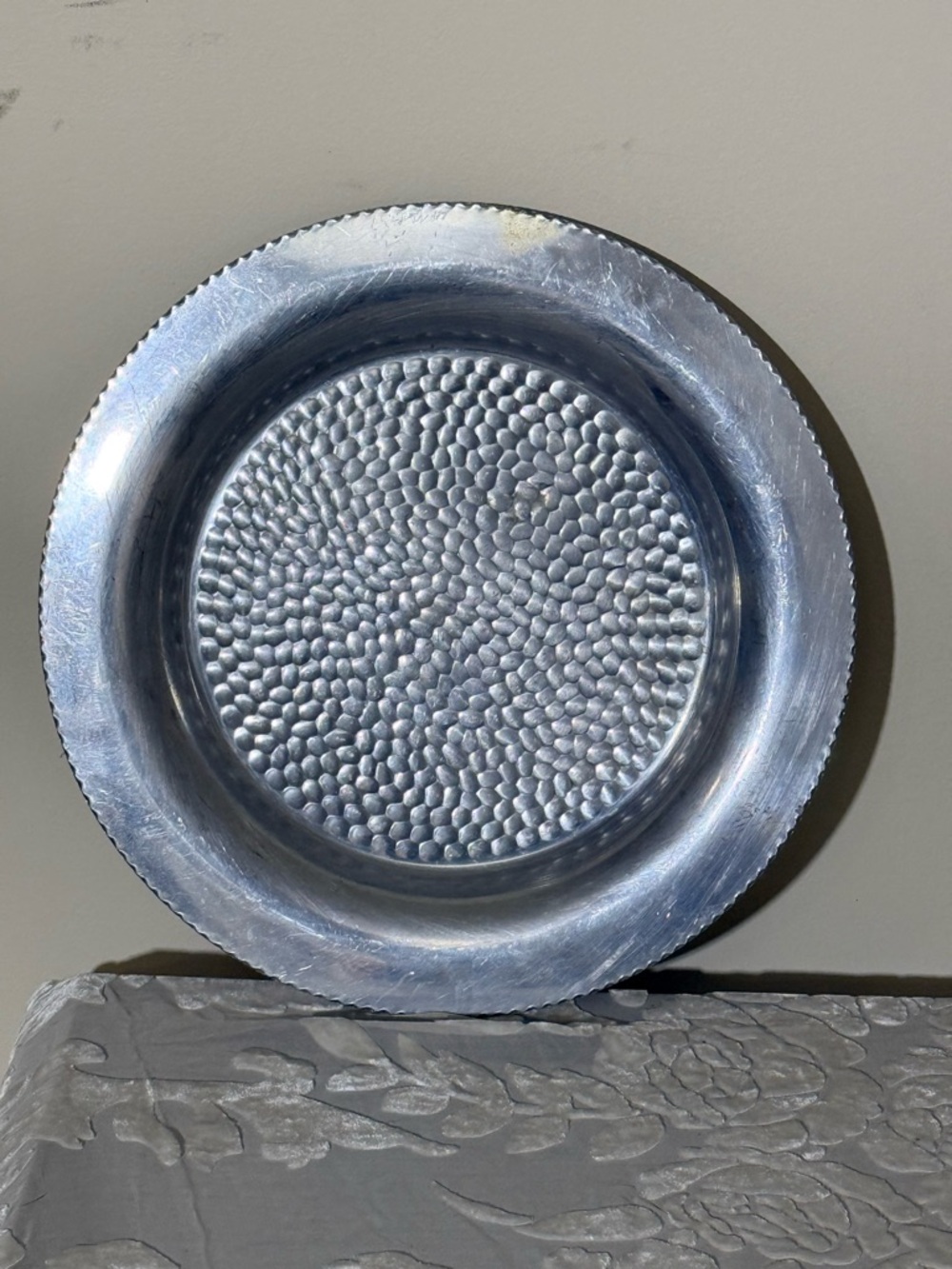 Textured Spain Hammered Aluminum Plate Decorative Collectible